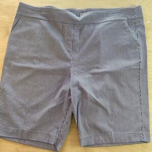 Southern Lady Shorts size 26W (DU)